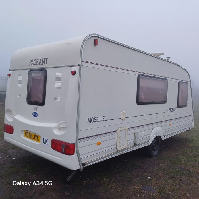 Vând rulota elddis 2003 neinmatriculata 3 zone 5 pers