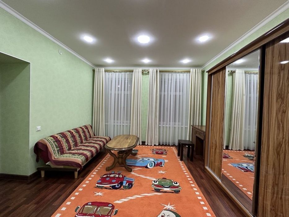 Arenda Mirzo Ulugʻbek Maksim Gorkiy hovli ijaraga ful taun house 

4/1