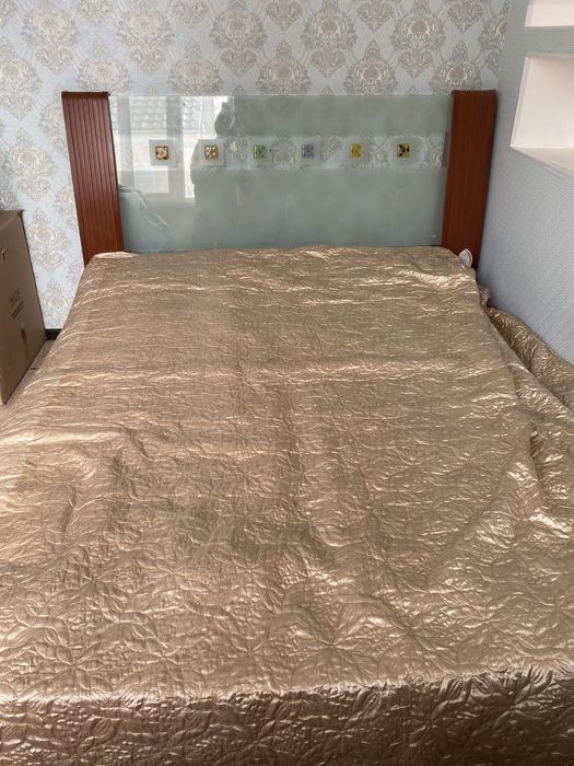 Продам кровать с матрасом