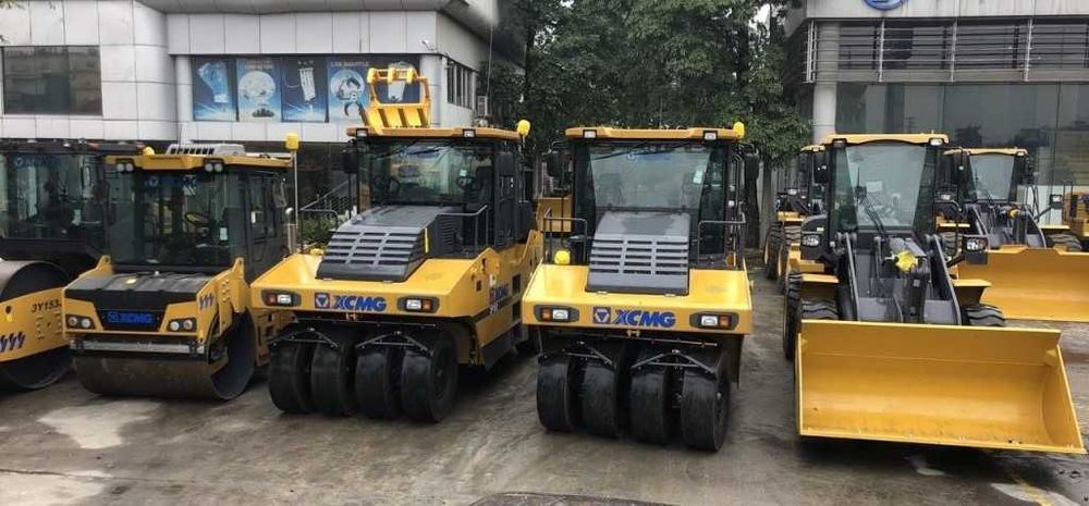 16 Тон   XCMG XP163   Каток пневмошинный