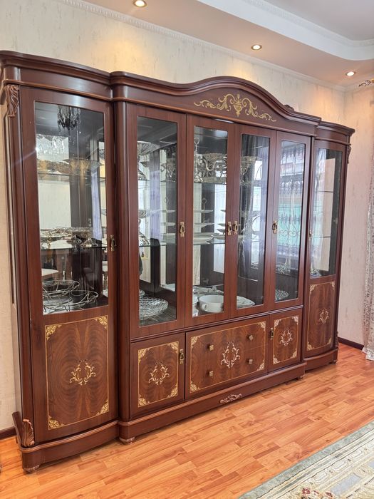 Сервант для гостинной