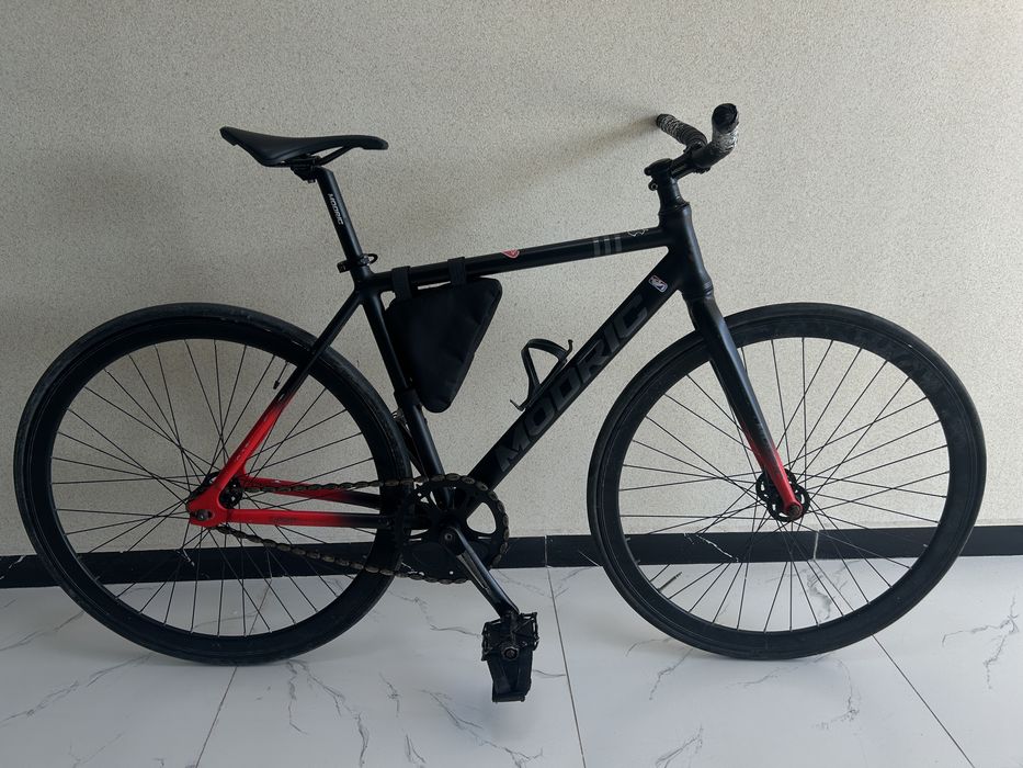 Fixed Gear, Modric