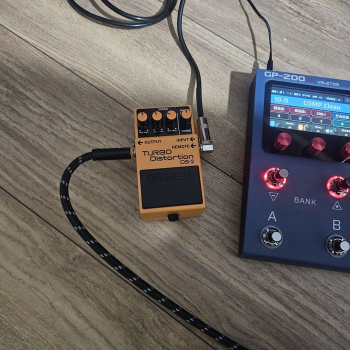 Педаль Boss DS-2