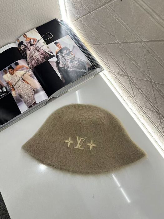 Шляпа Louis Vittion