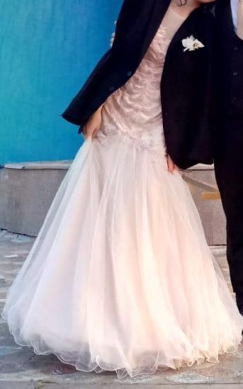 Нежное платье вечернее