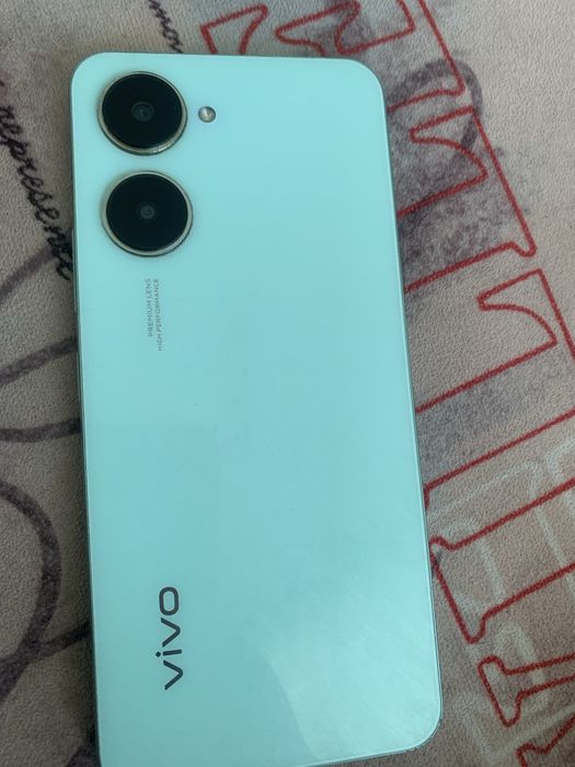 телефон Vivo Y03,