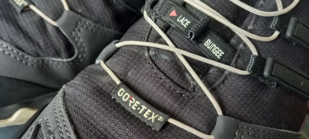 Adidas dama Traxion GoreTex 40