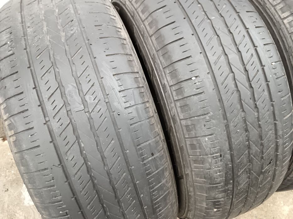 Продам комплект шин 235/60R17
