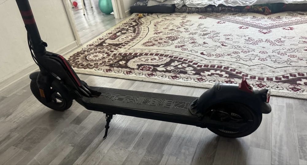 Электро самакат с зарядкой
