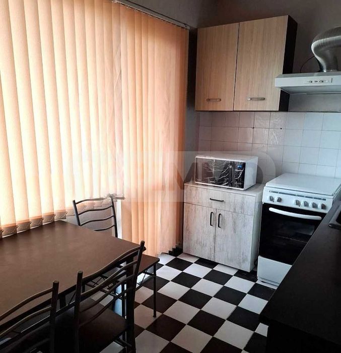 Дава се под наем Тристаен апартамент в Варна, Цветен квартал - 80 кв.м за 488.58 € - Снимка #3