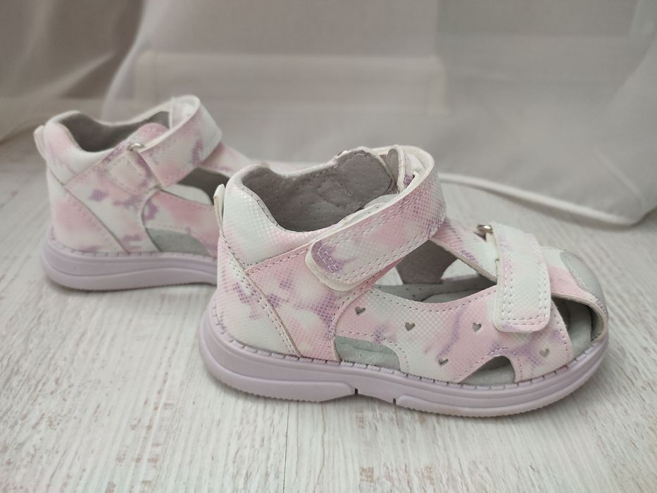 Сандали на девочку