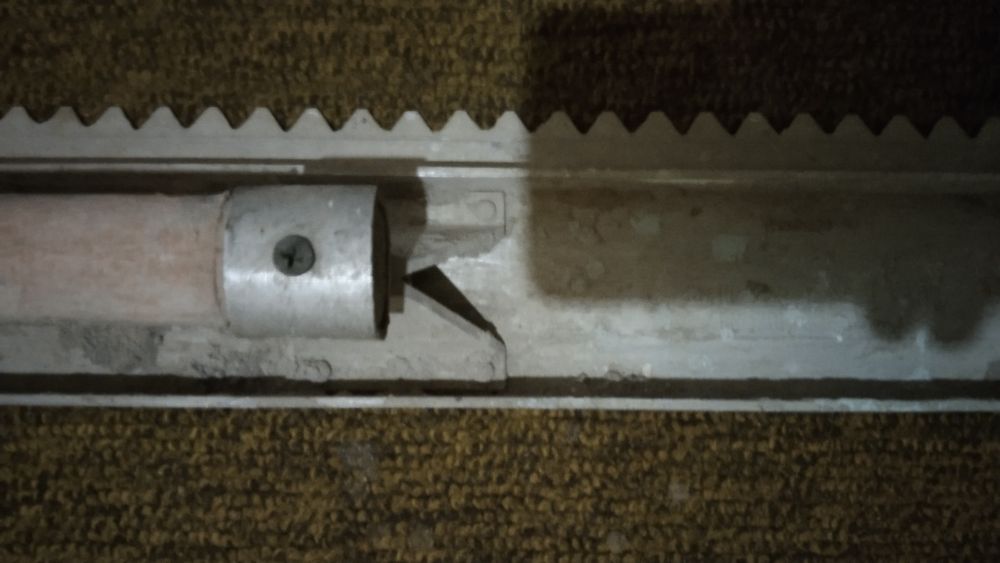 Правило с гребёнкой для кафеля,брусчатки.