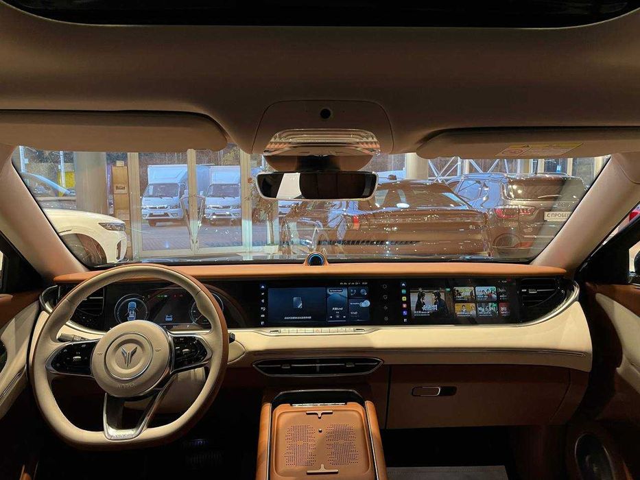 Voyah Free Rasmiy dillerdan 3 yil kafolat bilan