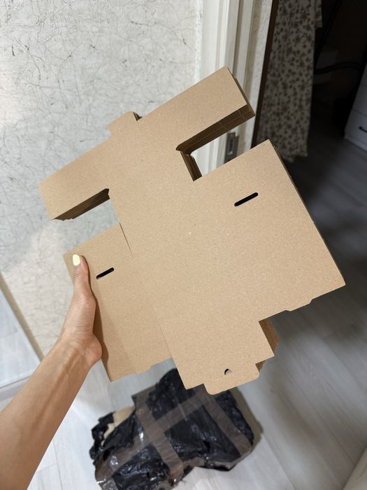 Коробки картонные (легко собираются)