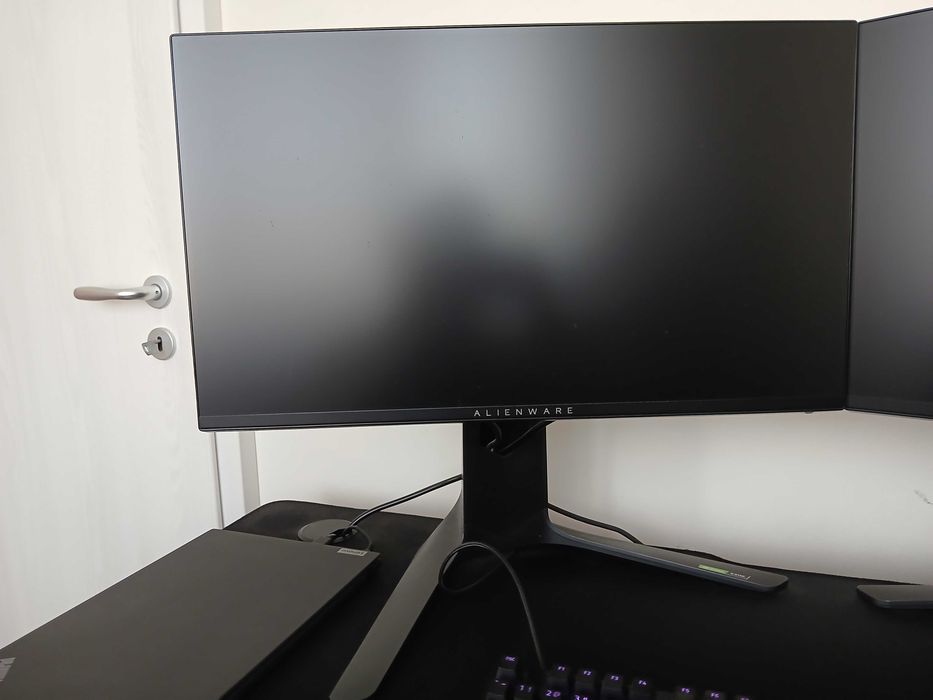 Гейминг монитор Dell Alienware AW2521HFA – 24.5″ IPS, 240 Hz, 1 ms, G-Sync / FreeSync
