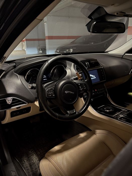 Jaguar xe 20d 180