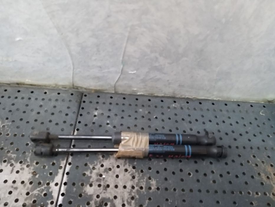 Set amortizoare telescoape capota bmw seria 1 f20 f21 2485700610n 5123723923306