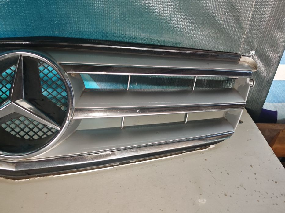 Решетка с емблема mercedes w204