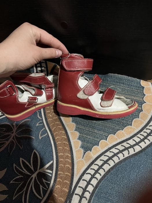 Продам детскую обувь в хорошем состоянии