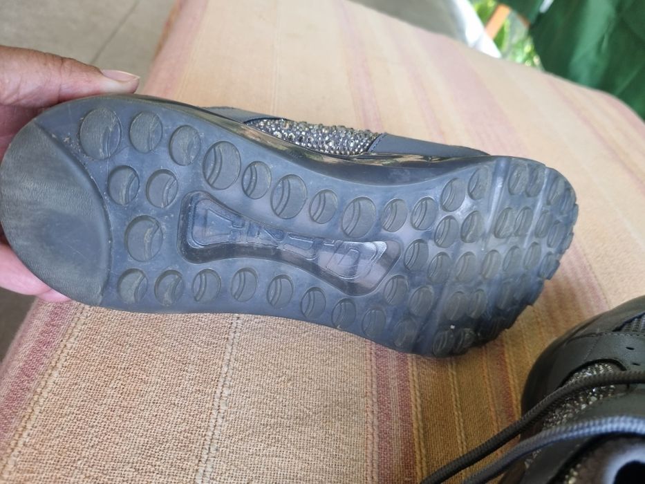 Adidasi Steve Madden