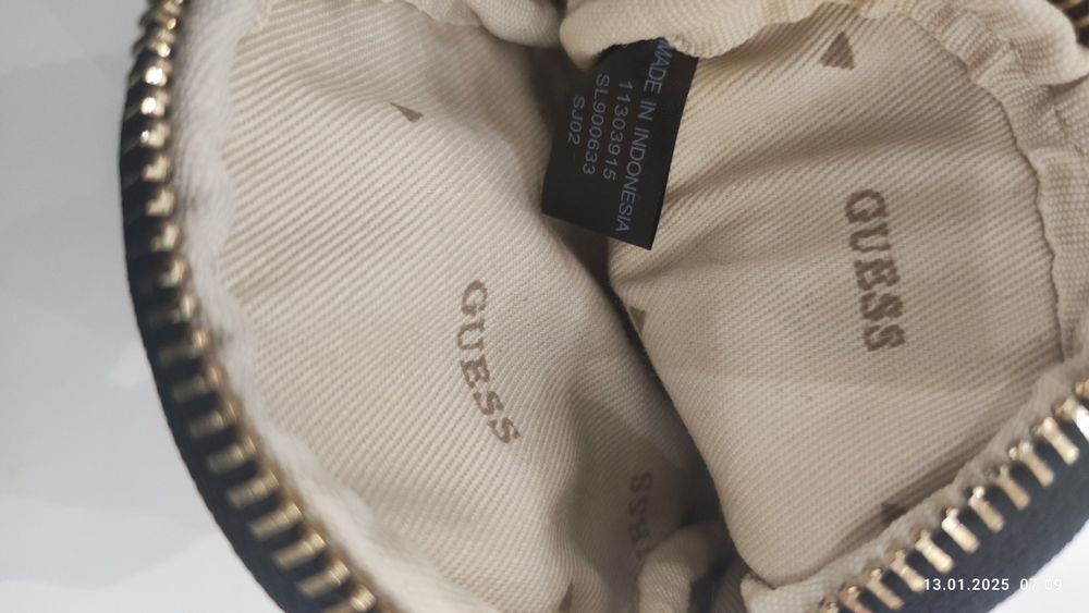 Guess портмоне за дамска чанта