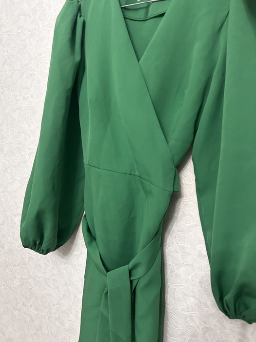 Продам новые  платья