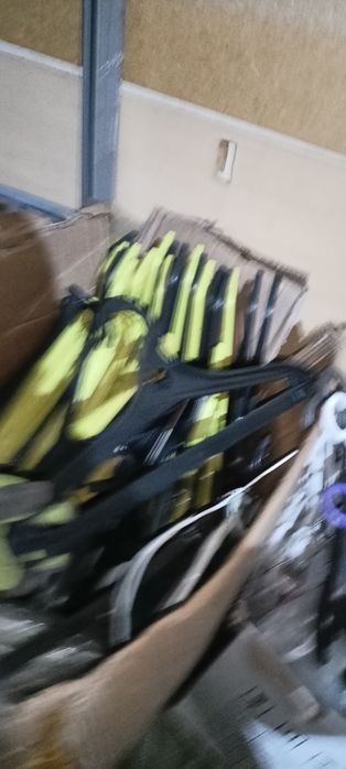 Продам вешалки разные