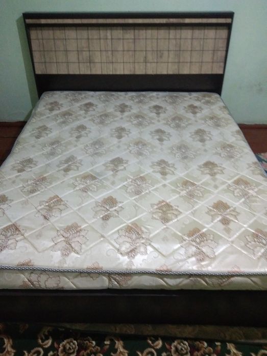 Ётоқхона дивани сотилади