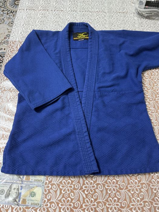 Костюм для спорта