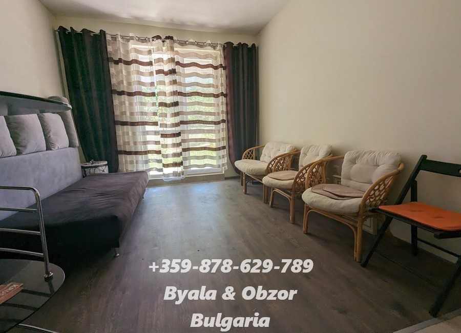 Обзаведен двустаен апартамент със собствен двор-градина в гр.Бяла