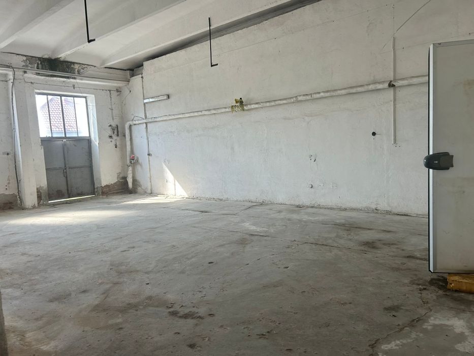 Inchiriez(vînd) spații depozitare (producție în Călan.