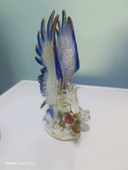 Порцеланова статуетка