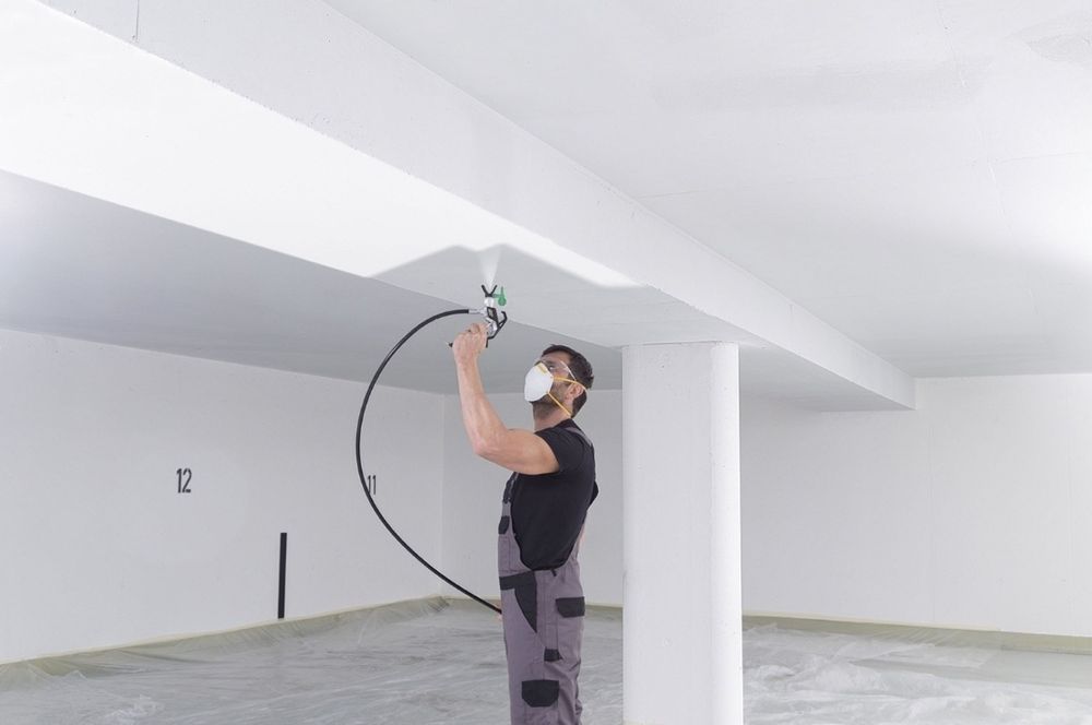 Покраска стен и потолков