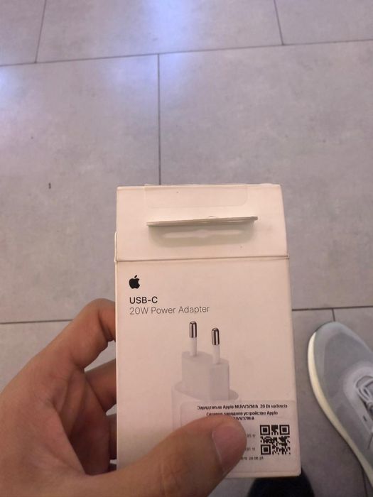 Продам оригинальный адаптер для айфона