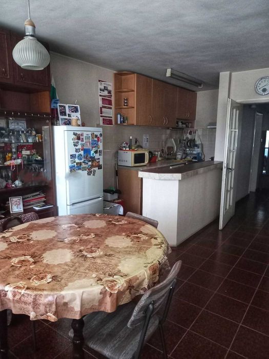 Тристаен апартамент до Канала