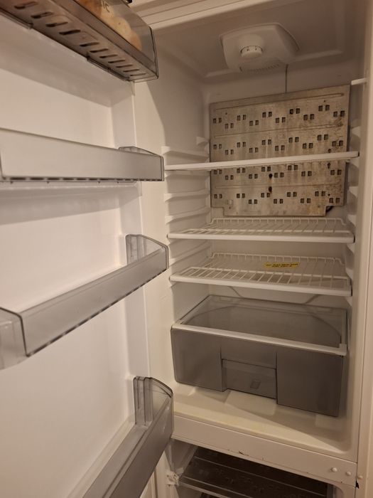 Vând frigider, combină frigorifica