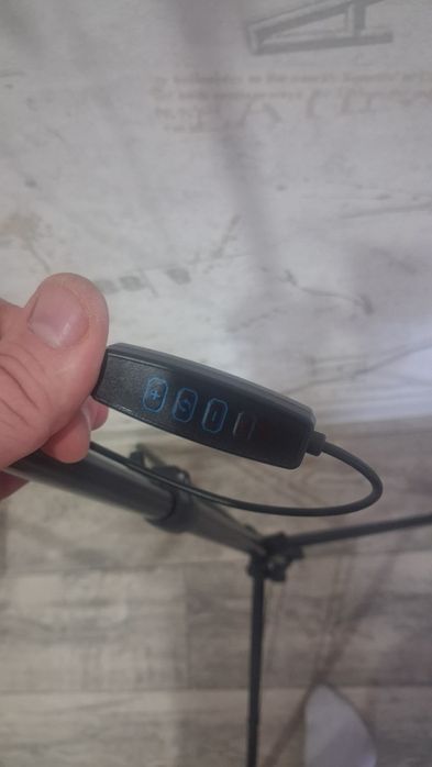 Продам кольцевую лампу.