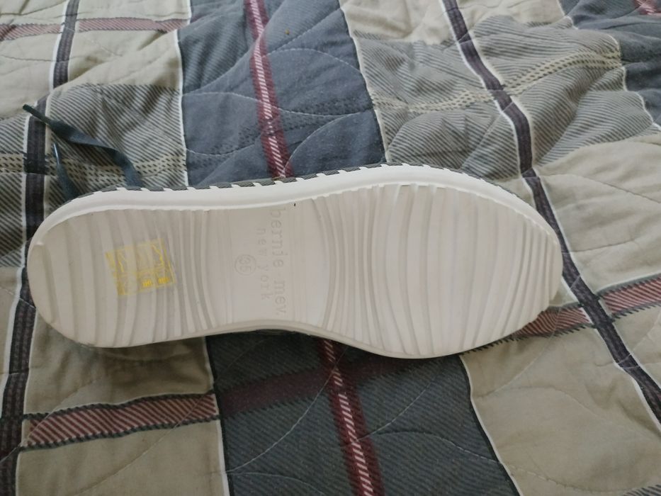 Кроссовки, натуральная кожа 35 р