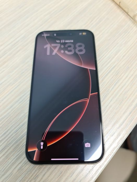 Продам iphone 15 pro titanium