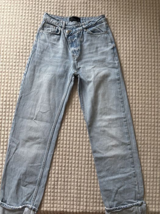 Дънки на ZARA, носени 2 пъти, размер XS, отлично състояние!
