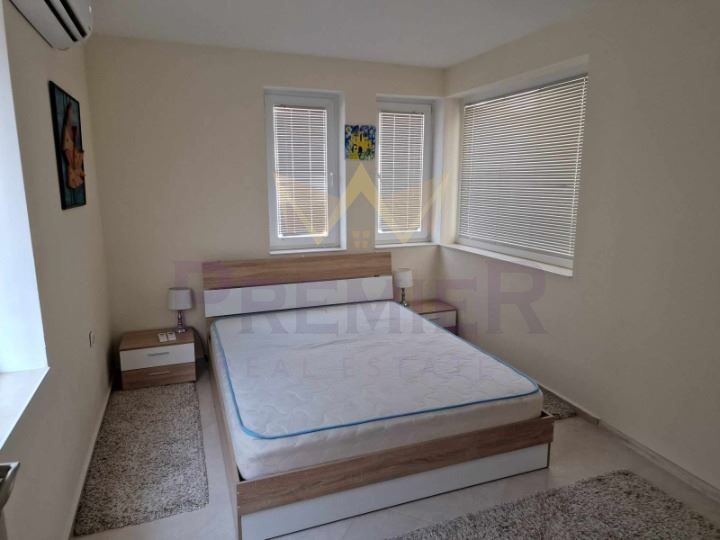 Продава се Двустаен апартамент в Созопол - 117 кв.м за 654 €/кв.м - Снимка #2