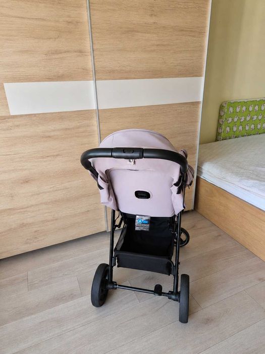 Kinderkraft trig 3 количка за дете
