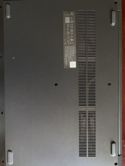 Ноутбук Lenova V15