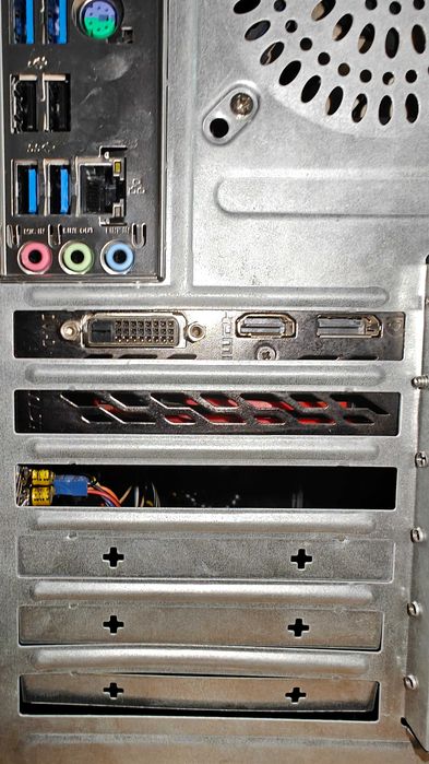 Vând PC Desktop Gaming