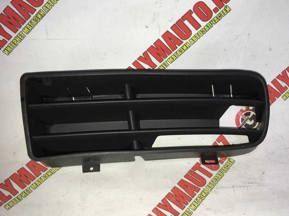 Решетка нижний VW GOLF 95-