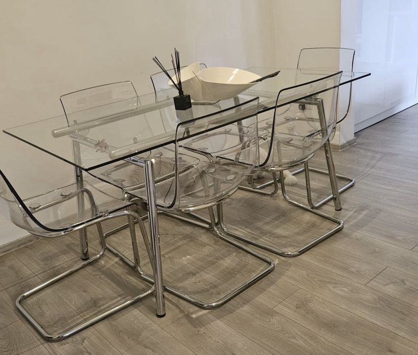 Masa dining Mobexpert din sticla+6 scaune Ikea Tobias