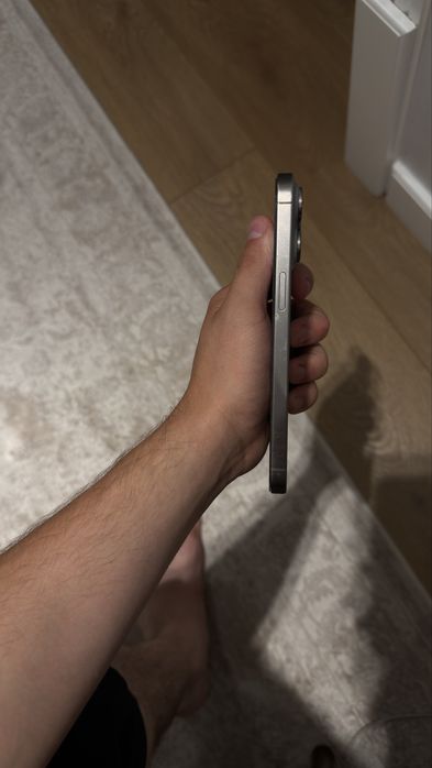 Продам iphon 15 pro max на 256 gb в хорошем состоянии