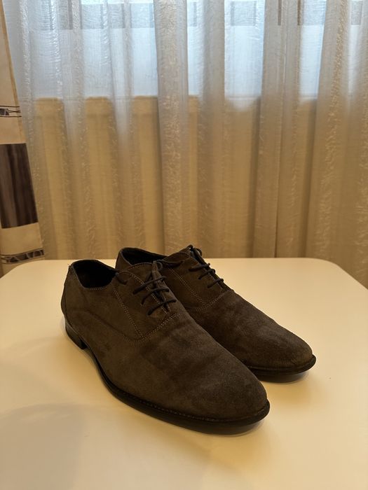 Pantofi din piele intoarsa