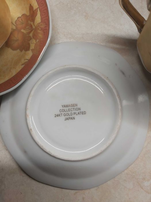 Японски порцелан със златни 24 карата инкрустации