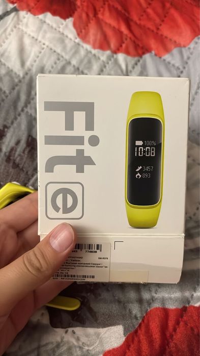 Продам фитнес браслет